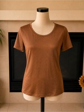 Blair Short-Sleeve Crewneck Tee in Warm Brown